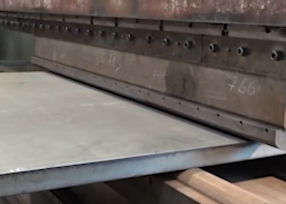 1000多噸位的軋鋼機作業過程？超厚的鋼板一次成型